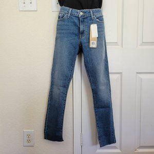 NWT Levi 711 Skinny Mid-rise Slim Straight-leg Raw Hem Denim Jeans Size 8 med